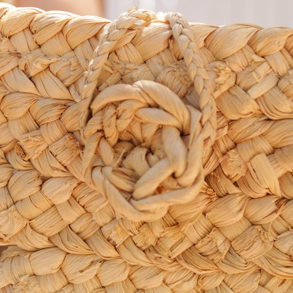 Cute straw bag with long chain strap - Picture 4 of 7